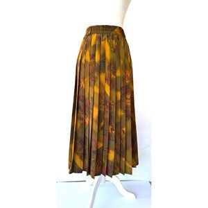 RAVENS Vintage Pleated Skirt.